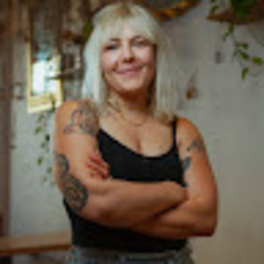 Meet your Posher, Simone